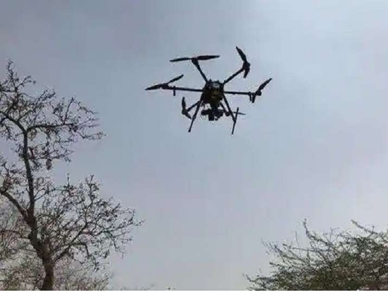 Drone Spotted Near Jammu Air Force Station | जम्मूमध्ये तीन दिवसात दुसऱ्यांदा दिसले संशयित ड्रोन, मागच्याच महिन्यात झाला होता ड्रोन हल्ला