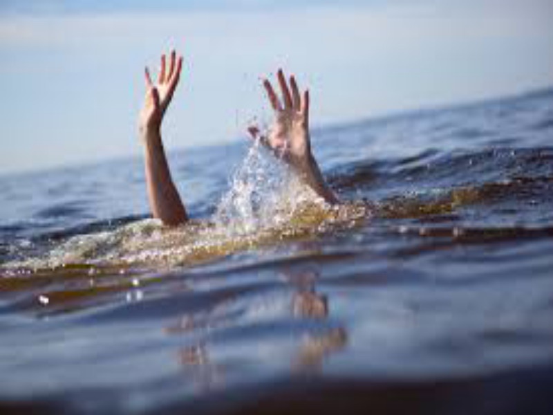 Three children drowned while swimming in Beed district | बीड जिल्ह्यात पोहायला गेलेल्या तीन मुलांचा बुडून मृत्यू