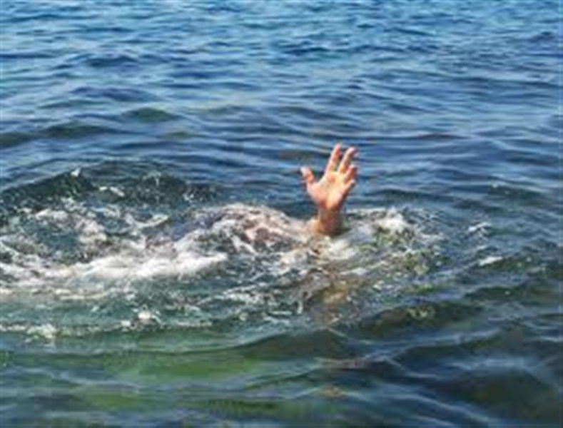 Dharangaon youth drowned after going to the lake for bathing | धुळवडीच्या रंगाचा बेरंग! आंघोळीसाठी तलावावर गेलेल्या धरणगावच्या तरुणाचा बुडून मृत्यू