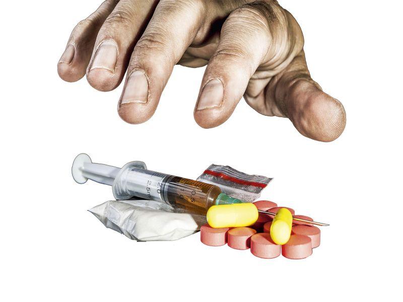 Hyprophilie youngsters are involved in Drugs? | हायप्रोफाइल तारुण्य ड्रग्जच्या नशेत?