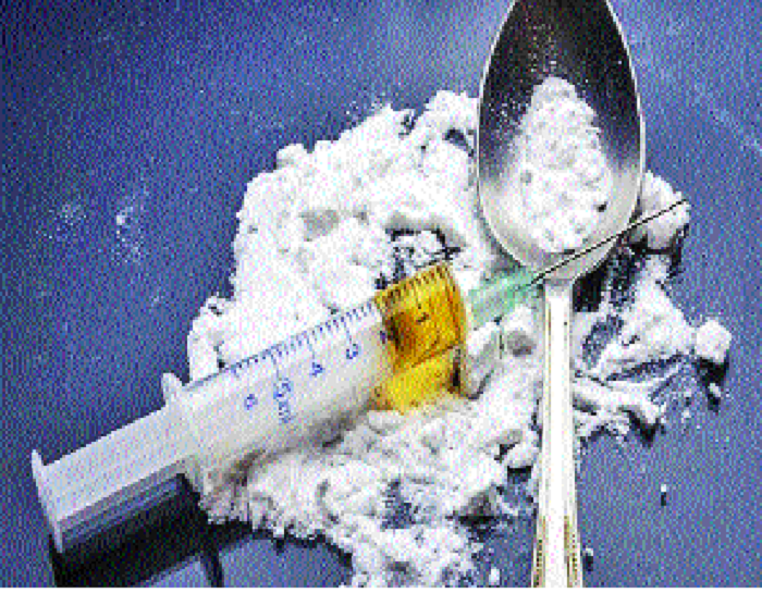 Cocaine confiscated arrested in Pune | पुण्यात ९१ लाखांचे कोकेन जप्त ; उच्चभ्रू वस्तीत व्हायची विक्री 