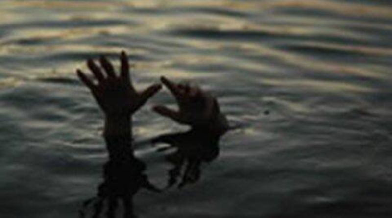 Youth drowns in deep water of river |  डोहात बुडून युवकाचा मृत्यू
