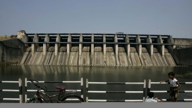 Dam dry, water scarcity on Nagpur district | धरणे कोरडी,नागपूर जिल्ह्यावर जलसंकट
