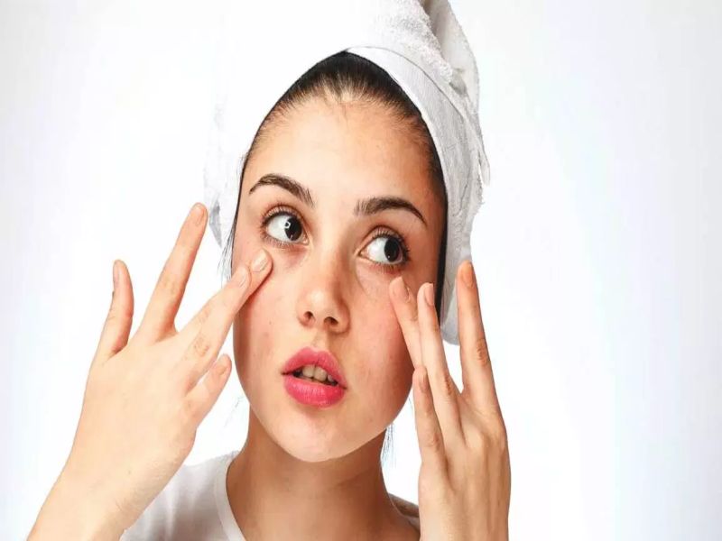dry skin makeup tips on winters | ड्राय स्किनवर मेकअप करण्यासाठी 'या' टिप्स वापरा!