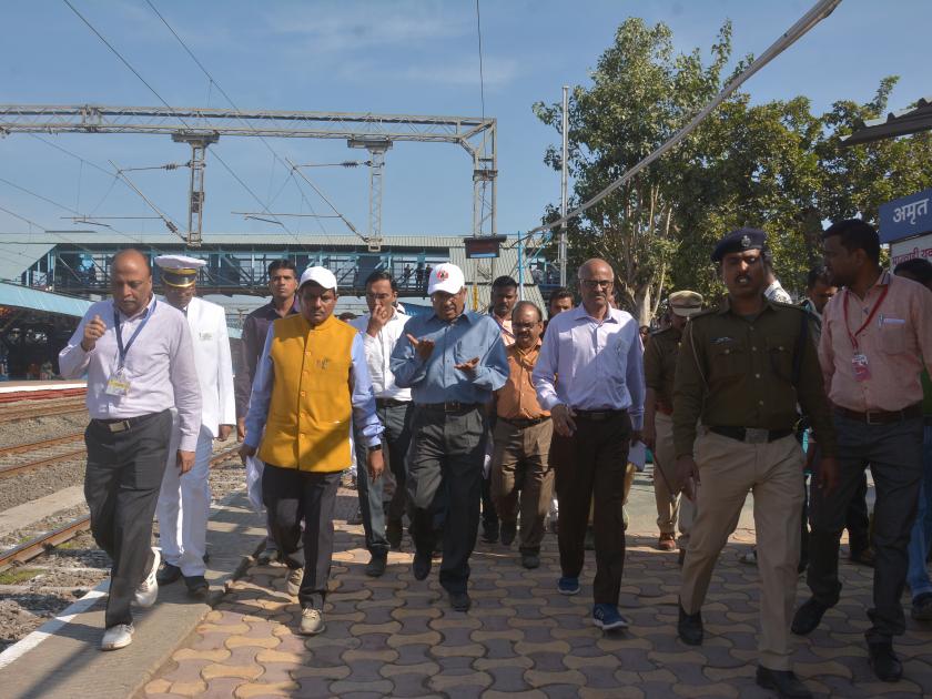  General Manager of Central Railway, Sharma conducted the inspection of Akola Railway Station | मध्य रेल्वेचे महाव्यवस्थापक शर्मा यांनी केले अकोला रेल्वे स्टेशनचे निरीक्षण