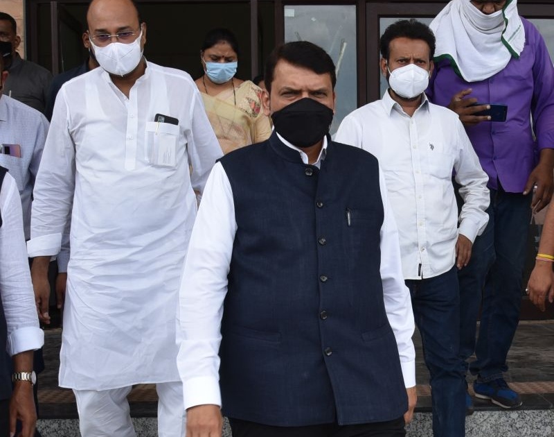 The Center provided ventilators, but the Maharashtra government did not open them - Devendra Fadnavis | केंद्राने व्हेंटिलेटर दिले; पण महाराष्ट्र सरकारने ते उघडूनच बघितले नाही - देवेंद्र फडणवीस