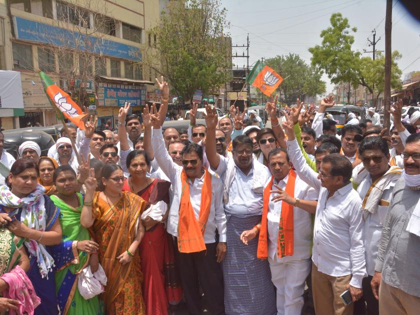 Karnataka assembly elections; Akola BJP celebrates the victory | कर्नाटक विधानसभा निवडणूक विजयाचा अकोला भाजपने केला जल्लोष