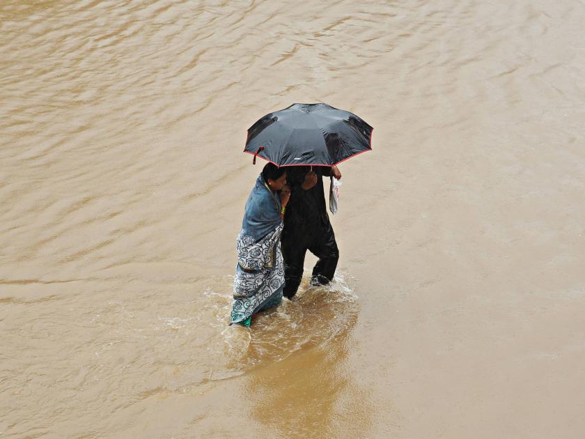 Powerful return of rain in Kolhapur | कोल्हापुरात पावसाचे दमदार पुनरागमन, राधानगरीचे दोन दरवाजे उघडले