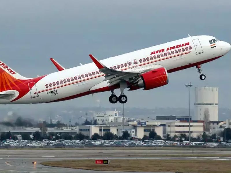 The pilot was outraged by the announcement of 'unpaid leave' | ‘बिनपगारी रजा’ जाहीर केल्याने पायलट संतप्त