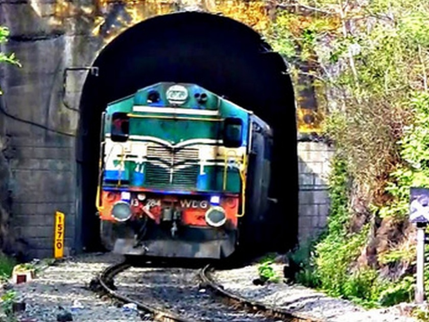 CoronaVirus Two crore funds received from Konkan Railway to pm re leaf fund hrb | CoronaVirus कोकण रेल्वेकडून पावणे दोन कोटींचा निधी 