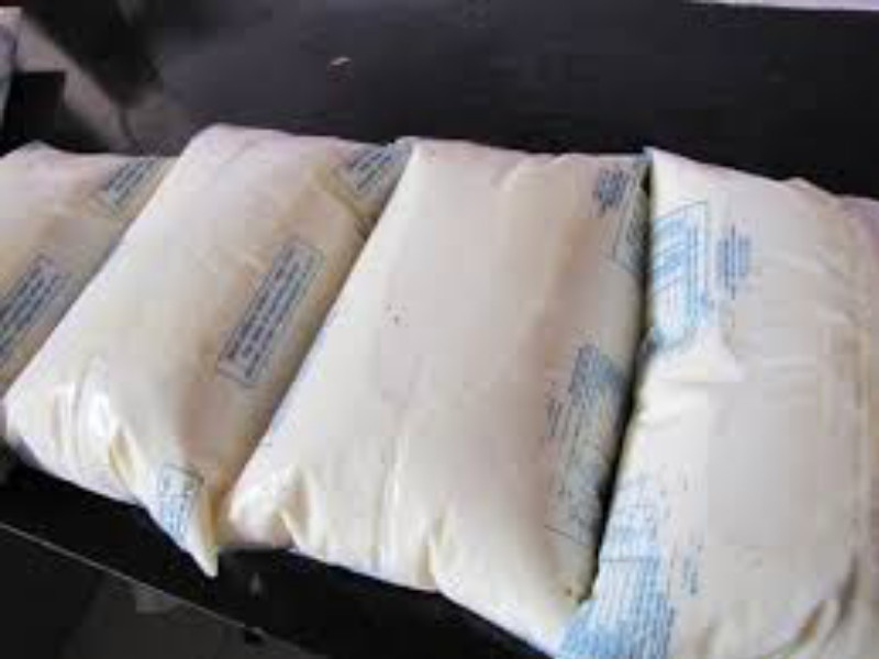 Plastic Association's warning to discontinue the production of milk bags | दूध पिशव्यांचे उत्पादन बंद करण्याचा प्लास्टिक असोसिएशनचा इशारा 