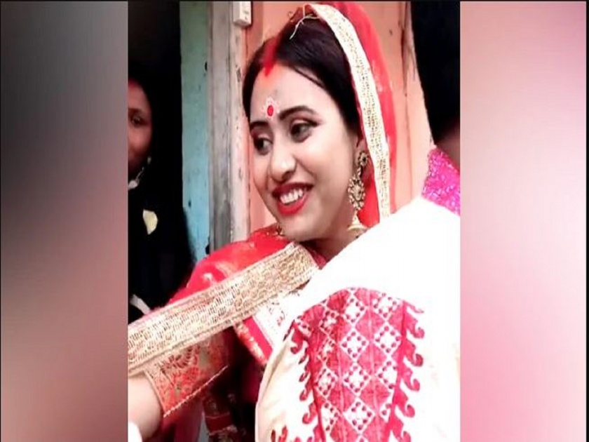 Delhi Bride Laughing In Bidaai After Seeing Her Mom Crying-SRJ | सासरी जाताना आईला रडताना पाहून नवरीने केले असे काही,की तीन लाखांहून अधिक लोकांना पाहिला हा व्हिडीओ