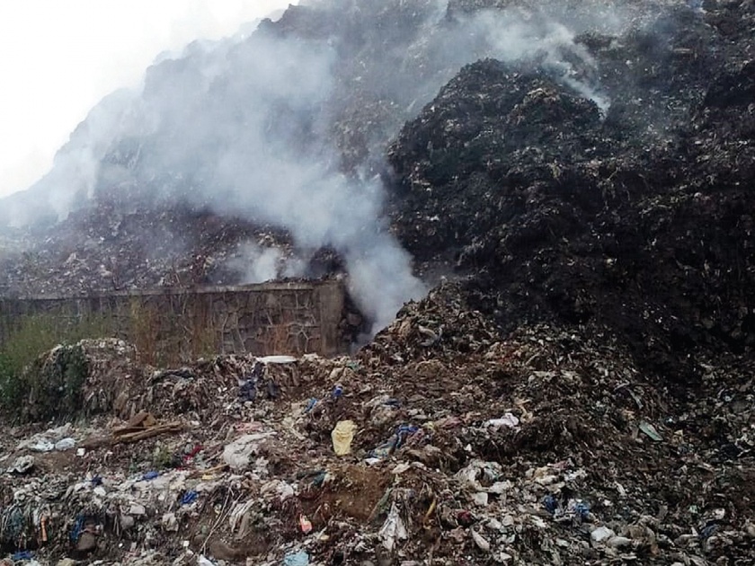 Citizens bothered by the smell; The question of dumping in Ulhasnagar is serious | दुर्गंधीमुळे नागरिक हैराण; उल्हासनगरमध्ये डम्पिंगचा प्रश्न गंभीर
