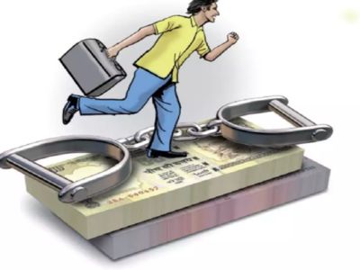 Giving pretense of dizziness servant taken away Rs 34 lakhs | चक्करच्या बहाण्याने नोकराकडून ३४ लाख रुपये लंपास
