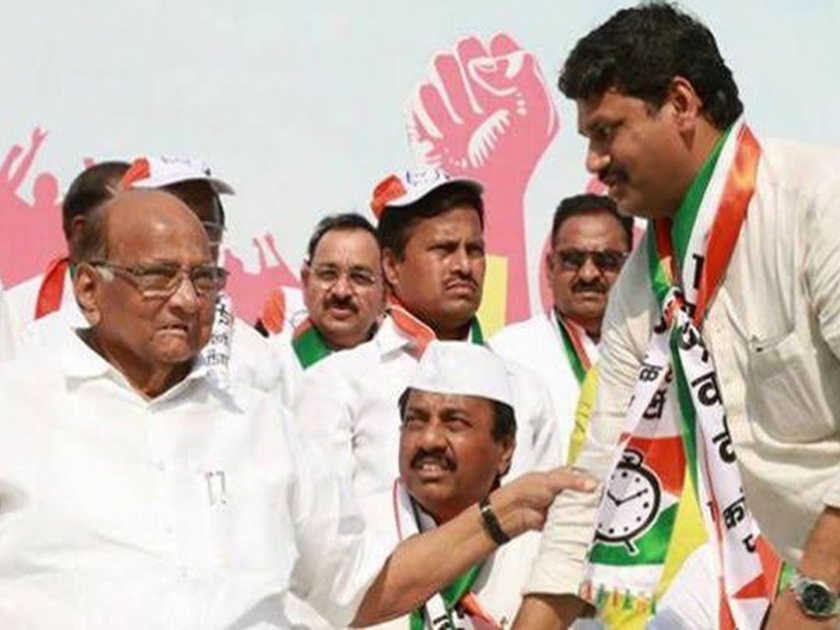 Maharashtra CM: Dhananjay Munde joins Ajit Pawar's rebellion? mobile went switch off | Maharashtra CM : अजित पवारांच्या बंडाला धनंजय मुंडेंची साथ?