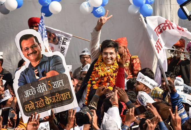 The drum of victory for aap; Great peace in BJP | Delhi Election: ‘आप’चे विजयाचे ढोल; भाजपमध्ये भयाण शांतता