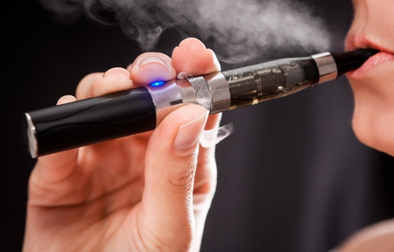Approach: E-cigarette and e-hookah are harmful to the body | दृष्टिकोन: ई-सिगारेट आणि ई-हुक्का शरीराला हानिकारकच