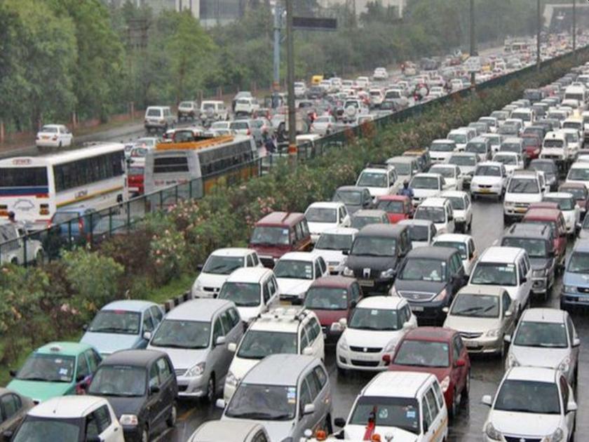 E pass is mandatory for private vehicles clears home minister Anil Deshmukh | खासगी वाहनांसाठी ई-पास बंधनकारकच; गृहमंत्री अनिल देशमुखांची माहिती