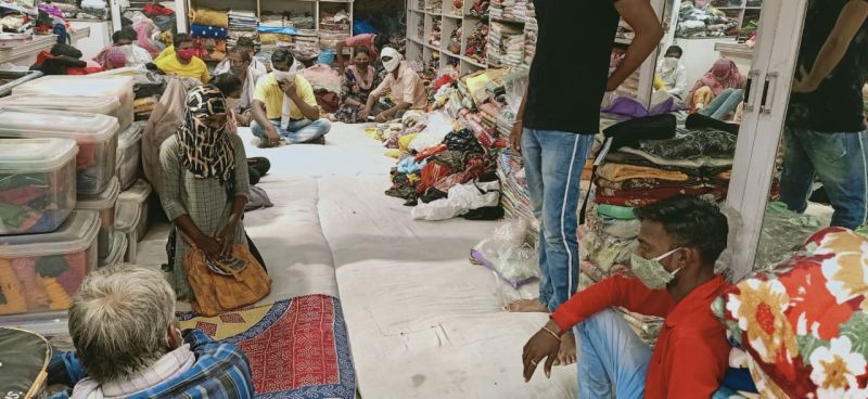 Maher textile center in Wani in Yavatmal district fined Rs 50,000 | यवतमाळ जिल्ह्यात वणीतील माहेर कापड केंद्राला ५० हजारांचा दंड