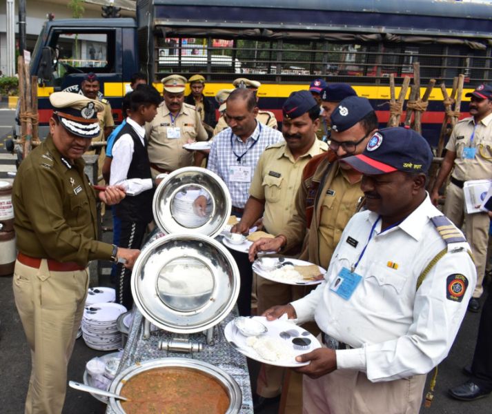 Nagpur Winter Session 19; police got food for only 10 rupees | नागपूर हिवाळी अधिवेशन २०१९; बंदोबस्तातील पोलिसांसाठी अवघ्या १० रुपयात जेवण