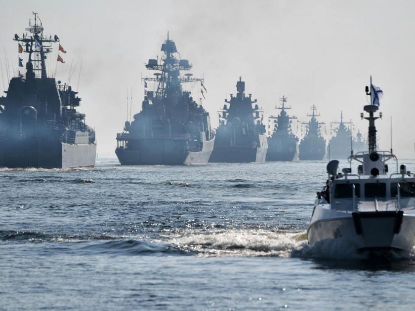 Russia-Ukrain War: 6 Russian warships suddenly changed direction; came near Black Sea where Nato warships | Russia-Ukraine War: जगाला अंधारात ठेवले! रशियन युद्धनौकांनी अचानक दिशा बदलली; युक्रेनजवळच्या काळ्या समुद्रात पोहोचल्या