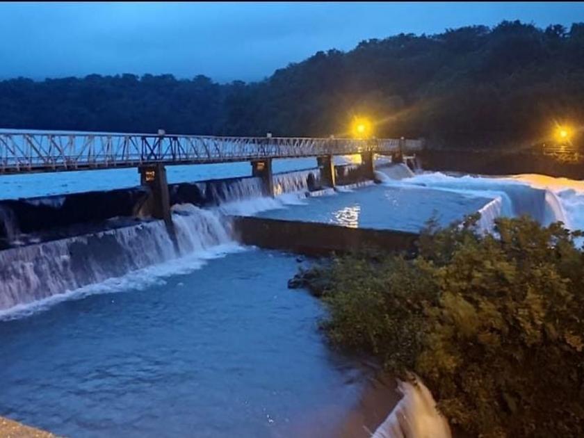 Radhanagari dam's automatic gate opens; rain water Discharge in Bhogavati river | राधानगरी धरणाचा स्वयंचलित दरवाजा पहाटे उघडला; भोगावती नदीत विसर्ग सुरु