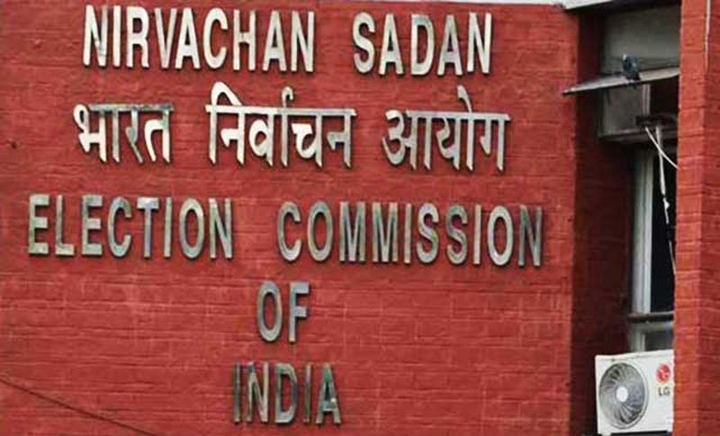 Election Commission order to BJP to remove Abhinandans Photo | निवडणूक आयोगाचा भाजपला 'दे धक्का'; अभिनंदन यांचा फोटो हटविण्याचे आदेश