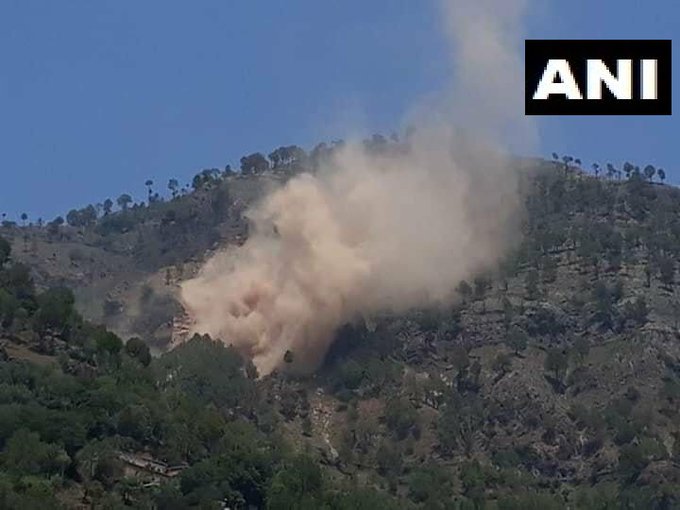 Arms violations by Pakistan; Indian troops fired at checkpoints in response | पाकिस्तानकडून शस्त्रसंधीचे उल्लंघन; भारतीय जवानांनी प्रत्युत्तरात चौकीच उडविली