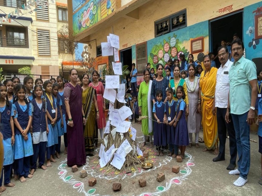 eco friendly holi celebrated at rahnal of thane zilla parishad school | ठाणे जिल्हा परिषदेच्या राहनाळ शाळेत इकोफ्रेंडली धुळवड
