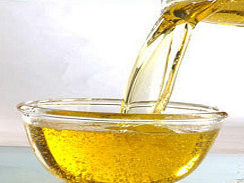 Edible oil rate increase | आयात शुल्क वाढल्याने खाद्य तेलाला महागाईचा तडका