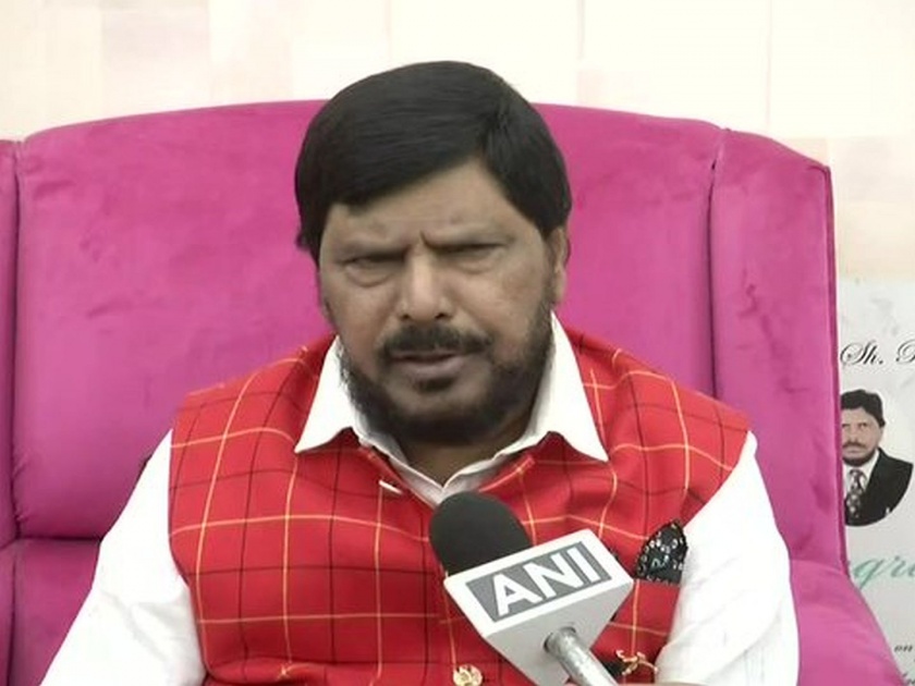 ramdas athavle demands 10 seats for vidhan sabha in shivsena bjp alliance | राज्यात 240 जागा जिंकण्याचा विश्वास; आठवलेंना 'इतक्या' जागांची आस