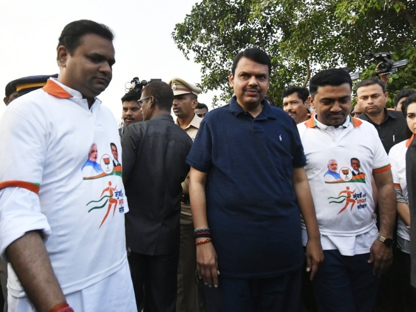 Maharashtra Election 2019: Morning walk by BJP candidates along with Chief Minister in Mumbai | Maharashtra Election 2019: प्रचाराचा संडे फंडा; मुख्यमंत्र्यांसह भाजपा उमेदवारांनी केला मॉर्निंग वॉक 