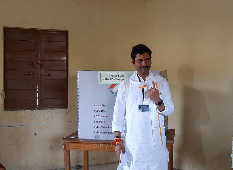 Maharashtra Elections 29: The type of sympathy was revealed to the public Says Dhananjay Munde | महाराष्ट्र निवडणूक २०१९: 'परळीत घड्याळाचा गजर होणार; सहानुभूती मिळविण्याचा प्रकार जनतेसमोर उघड झाला'