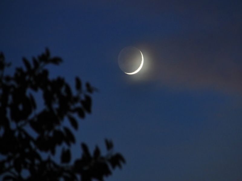 Show the moon of Eid ... Ramadan Id will be celebrated across the country on Wednesday. | ईद का चाँद दिखा... देशभरात बुधवारी साजरी होणार 'रमजान ईद'