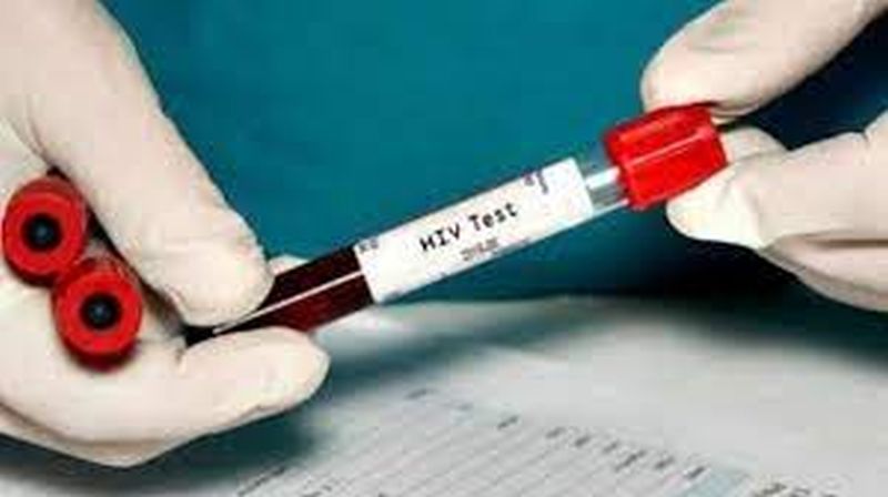 Shocking ... Eight-month-old girl infected by donating blood from an HIV-infected person |   धक्कादायक...एचआयव्ही संक्रमित व्यक्तीचे रक्त दिल्याने आठ महिन्यांची चिमुकली संक्रमित