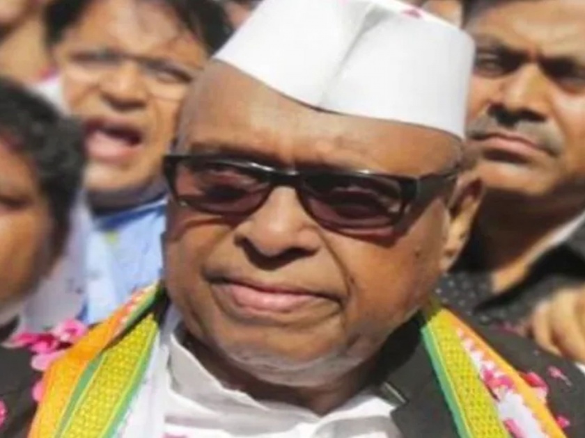 Former Mumbai Congress chief and MP Eknath Gaikwad dies reportedly due to corona | Eknath Gaikwad: वर्षा गायकवाड यांना पितृशोक; माजी खासदार एकनाथ गायकवाड यांचे कोरोनामुळे निधन