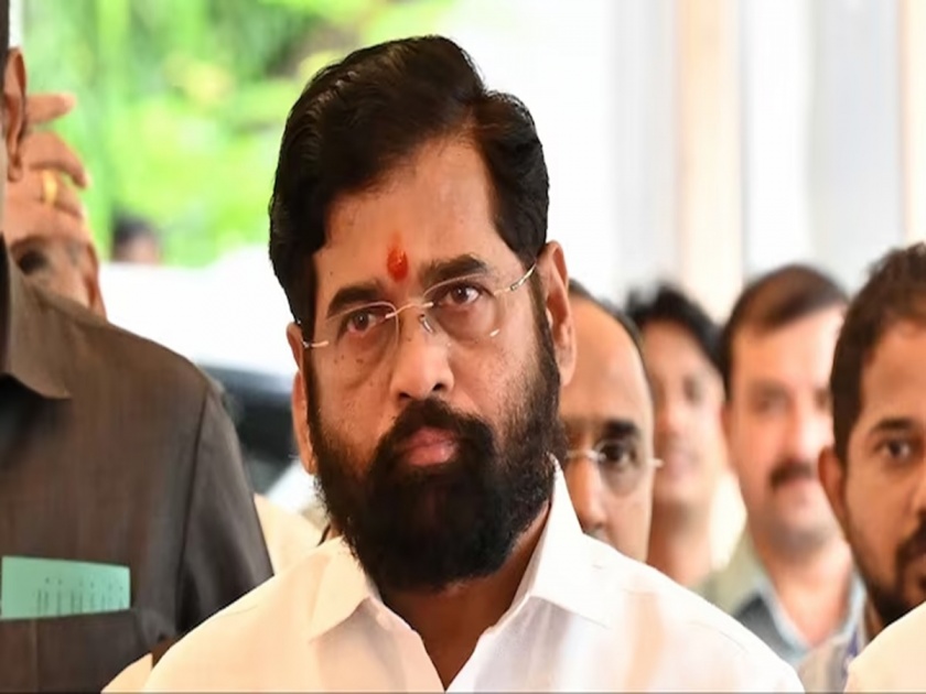 Clash between Shiv Sena MLA and Ministers Chief Minister eknath shinde got angry | शिवसेना आमदार आणि मंत्र्यांमध्ये धक्काबुक्की?; प्रश्न विचारताच मुख्यमंत्री चिडले, म्हणाले...