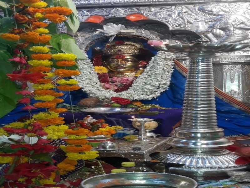 ekvira devi ghtasthapana on Carla fort | कार्ला गडावरील कुलस्वामिनी एकविरा देवीच्या मंदिरात घटस्थापना 