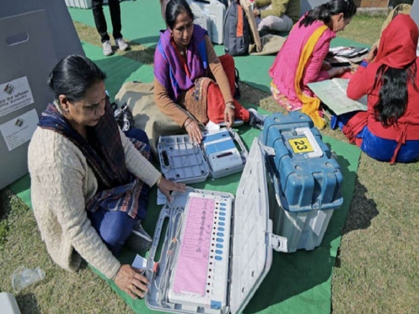 1600 applications filed from Kolhapur district for not doing Lok Sabha election duty | सुनेच्या बाळंतपणासाठी नको सासऱ्याला निवडणूक ड्युटी, सरकारी कर्मचाऱ्यांची भन्नाट कारणे