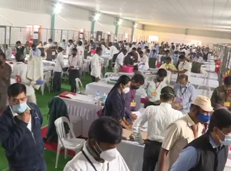 Legislative Council Election: All District Collectors of Marathwada in Aurangabad for counting of votes of graduates | विधानपरिषद निवडणूक : पदवीधरच्या मतमोजणीसाठी मराठवाड्यातील सर्व जिल्हाधिकारी औरंगाबादेत