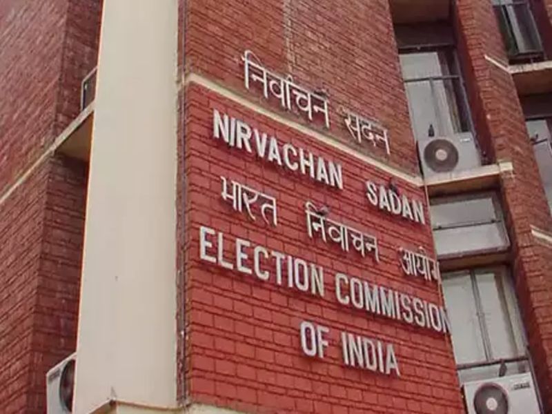 UP Assembly Election 2022: Uttar Pradesh Assembly elections will be held on time, Election Commission hints | UP Assembly Election 2022: नियोजित वेळीच होणार उत्तर प्रदेशमधील विधानसभेच्या निवडणुका, निवडणूक आयोगाचे संकेत 