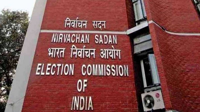 Election Commission's secret data stolen? | निवडणूक आयोगाच्या गोपनीय ‘डाटा’ची चोरी?