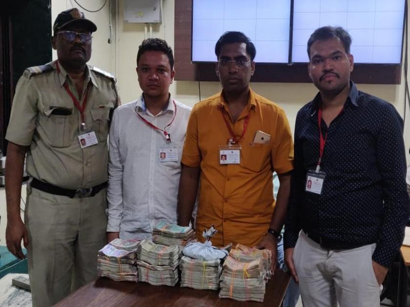 63 lakh seized from Bhyculla, Dharavi area | भायखळा, धारावी परिसरातून 63 लाखांची रक्कम जप्त 