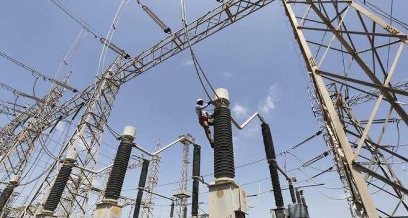 In Heavy heat wave affect electricity : Gorewada Substation Seven Feeder not work | भीषण उष्णतेत विजेचा फटका : गोरेवाडा सबस्टेशनचे सात फिडर खराब