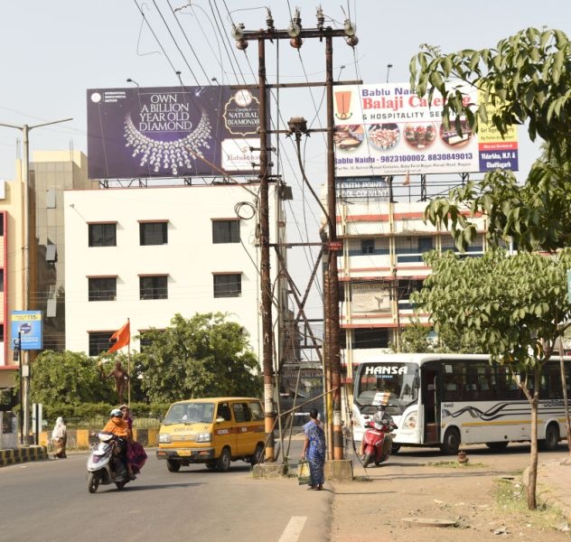 1087 electric poles are dangerous in Nagpur city | नागपूर शहरात १०८७ वीज खांब धोकादायक