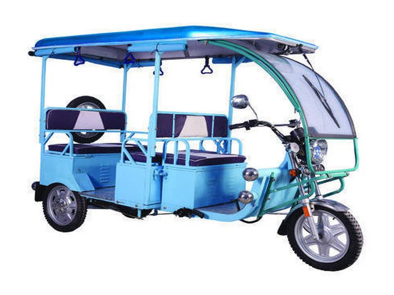'ENGLISH' sticks to e-rickshaw horses and reports in Matheran e-Rickshaw | ‘इंग्रजी’मुळे अडले माथेरान ई-रिक्षाचे घोडे, अहवाल मराठीत सादर