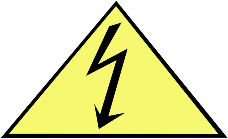 Five people shocked by electric current | आलमारी वर घेऊन जाणाऱ्या पाच जणांना लागला करंट