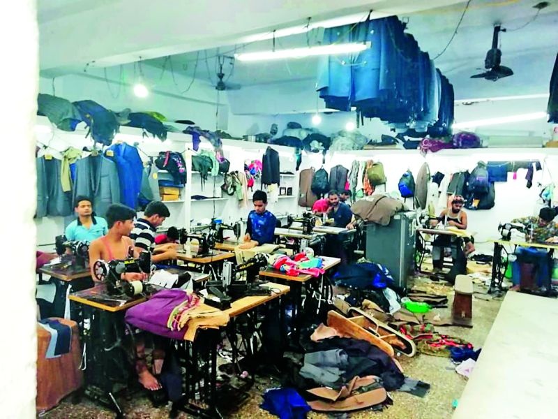11.2 lakhs electricity theft in a coat-making factory in Nagpur | नागपुरातील कोट बनविणाऱ्या कारखान्यात ११.२ लाखाची वीज चोरी