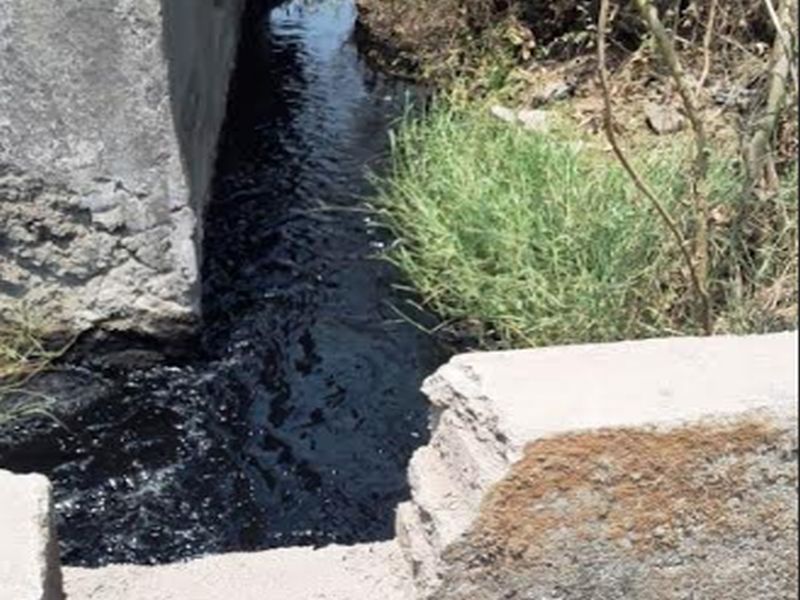 Dombivli MIDC news | डोंबिवली एमआयडीसीमधील कारखान्यांचे रसायनमिश्रीत पाणी गटारात, दुर्गंधीने नागरिक हैराण