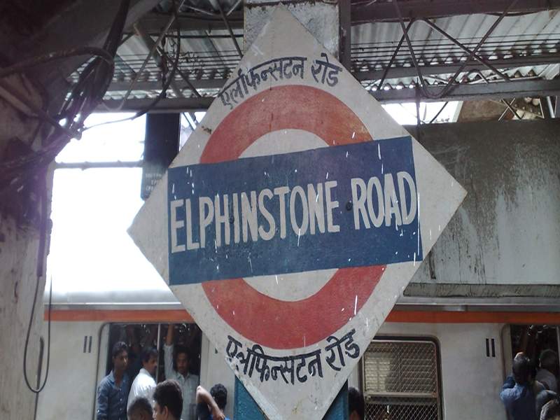 Who was John Elphinstone at Elphinstone Road Station? | एलफिन्स्टन रोड स्टेशनवाले जॉन एलफिन्स्टन कोण होते? 